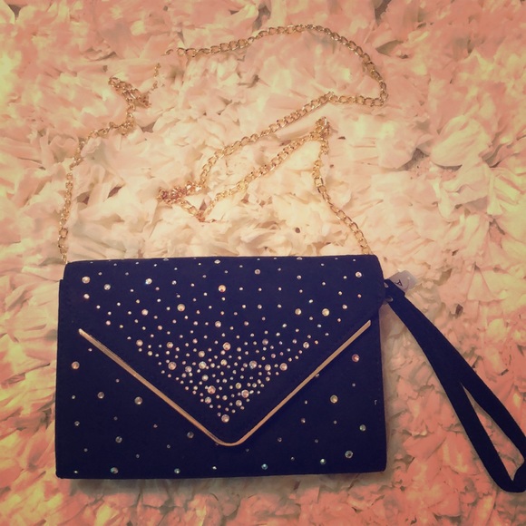 Aldo Handbags - 💎✨NWT Rhinestone Aldo Wristlet/Crossbody Bag